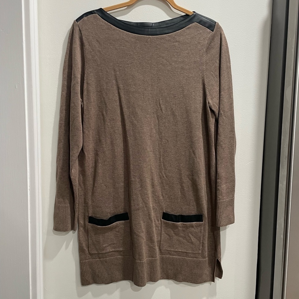 JEANNE PIERRE Brown Sweater with Black Details